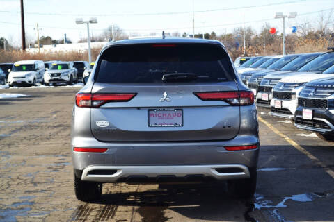 2023 Mitsubishi Outlander SE