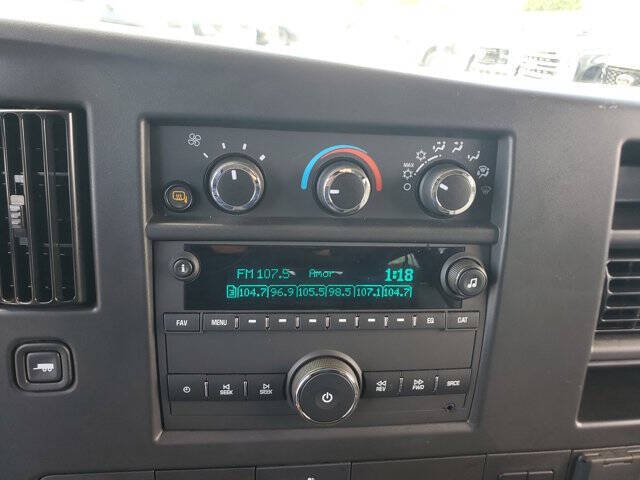 2025 Chevrolet Express LT 3500