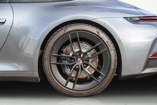 2025 Porsche 911 Carrera