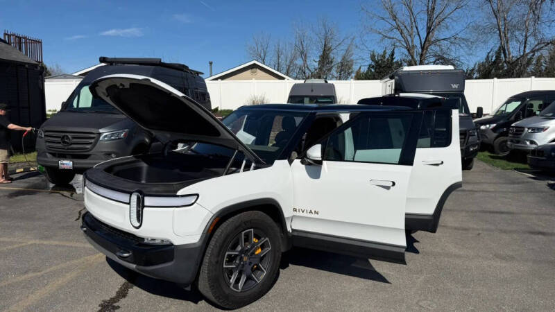2023 Rivian R1S Launch Edition