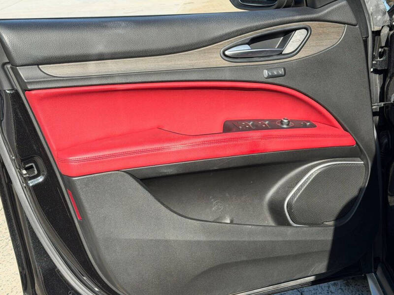 2019 Alfa Romeo Stelvio Ti