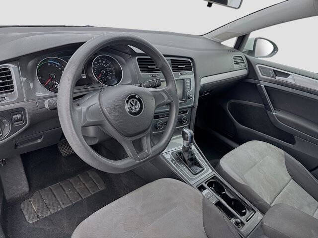2016 Volkswagen e-Golf SE
