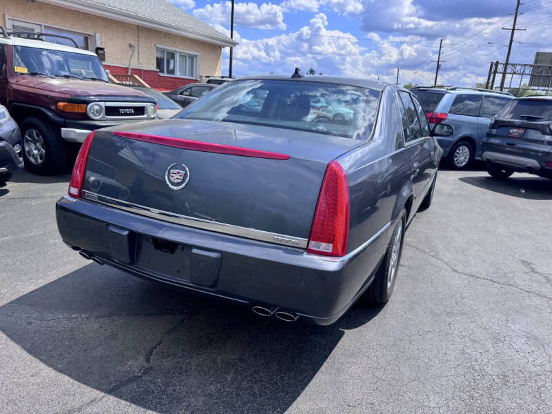 2011 Cadillac DTS Luxury Collection