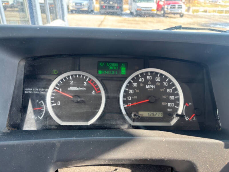 2017 Isuzu NPR 24FT Box Van