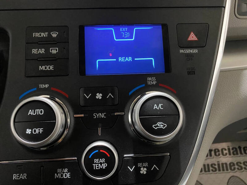 2019 Toyota Sienna LE 7-Passenger