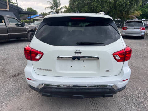 2018 Nissan Pathfinder SL