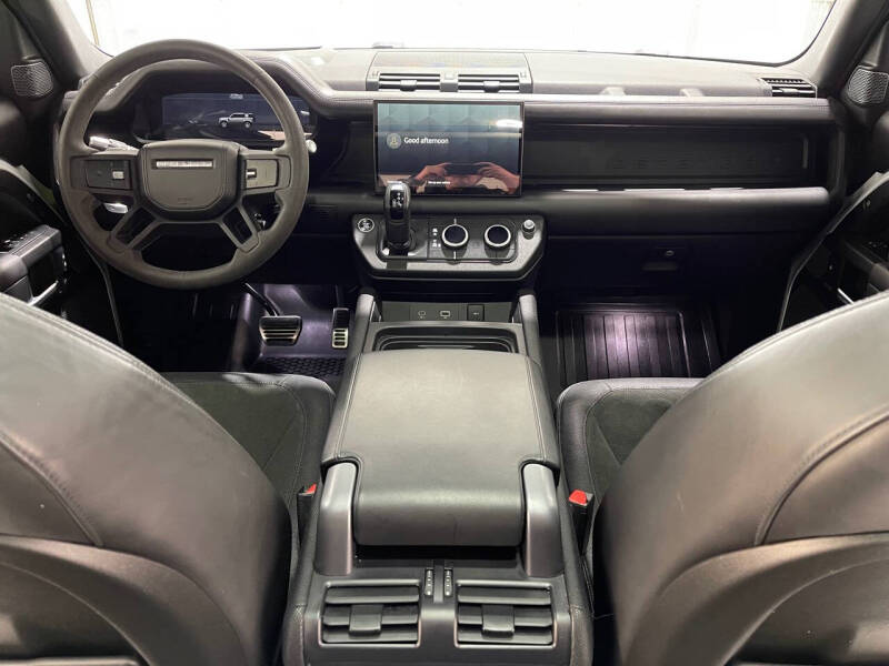 2022 Land Rover Defender 110 V8