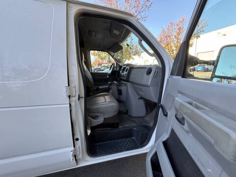 2011 Ford E-Series E-350 SD