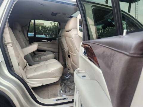 2015 Cadillac Escalade Luxury