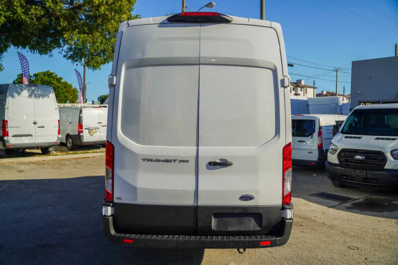 2022 Ford Transit 250