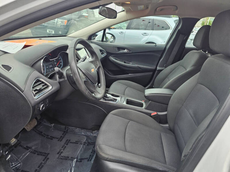 2017 Chevrolet Cruze LT Auto