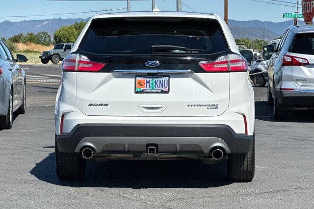 2020 Ford Edge Titanium