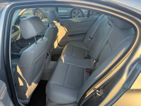 2011 BMW 3 Series 328i