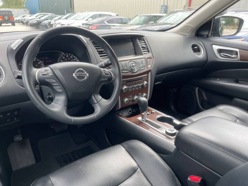 2017 Nissan Pathfinder Platinum