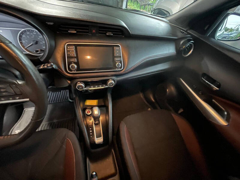 2019 Nissan Kicks SR