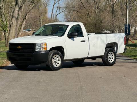 2013 Chevrolet Silverado 1500 for sale at OVERDRIVE AUTO SALES, LLC. in Clarksville IN