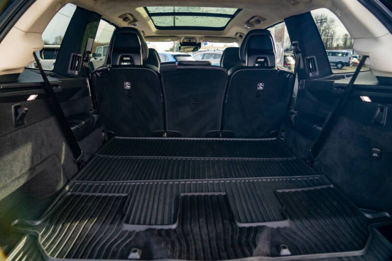 2022 Volvo XC90 T6 Inscription 7-Passenger