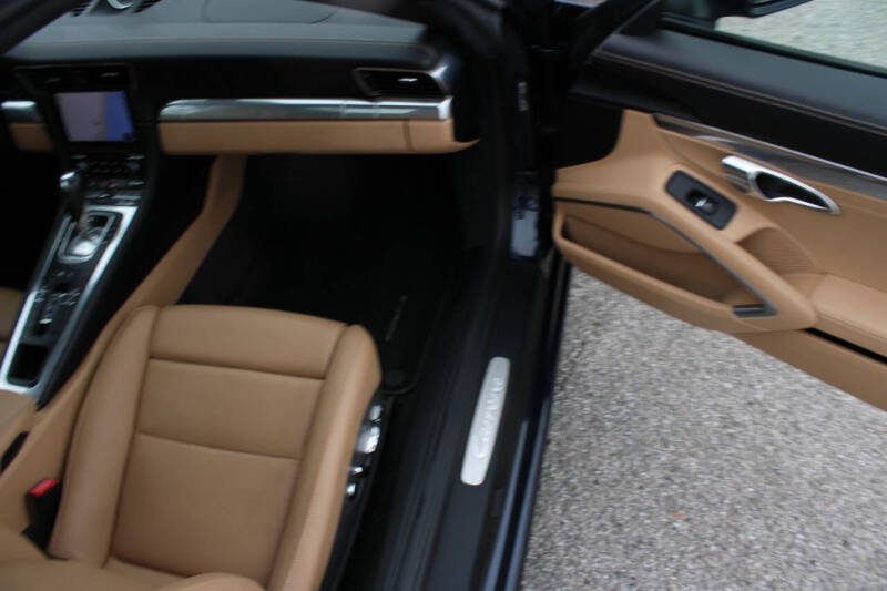 2018 Porsche 911 Carrera