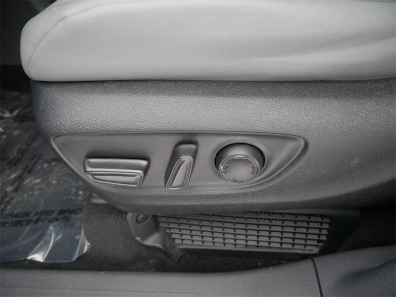 2023 Toyota Sienna XLE 7-Passenger