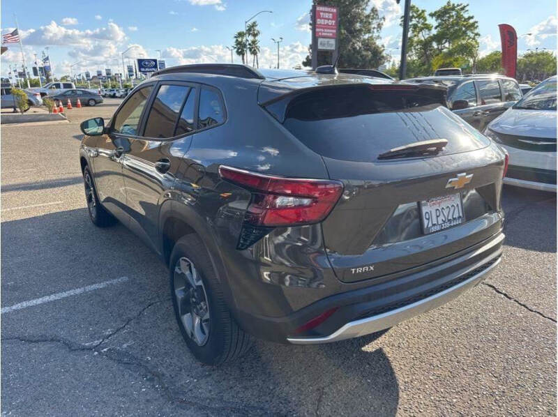 2024 Chevrolet Trax LT