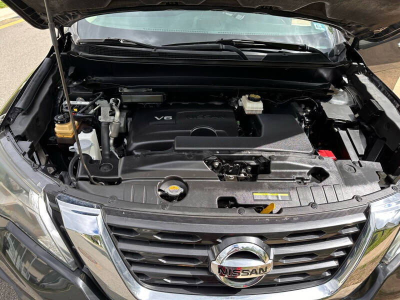 2017 Nissan Pathfinder SV