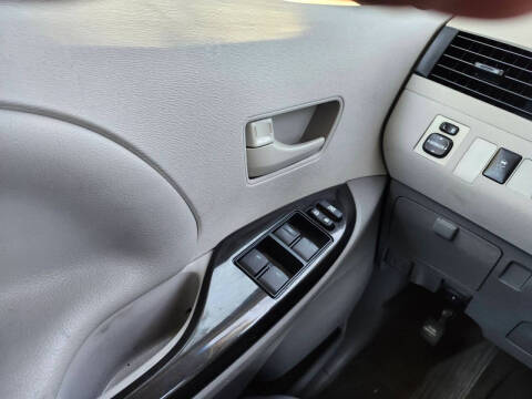 2012 Toyota Sienna