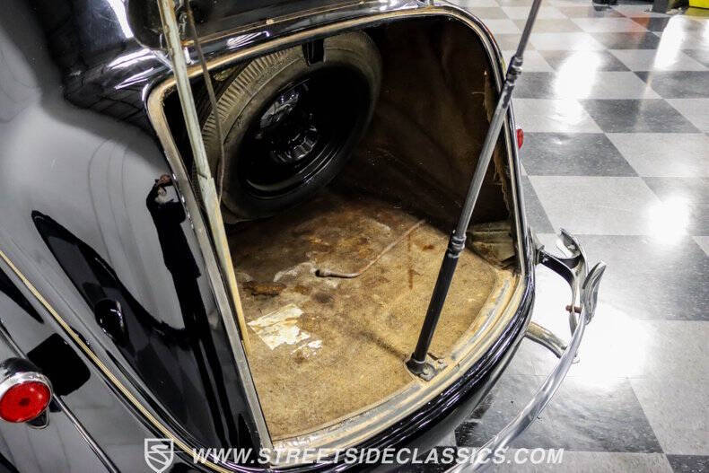 1938 Plymouth Deluxe