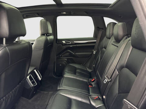 2018 Porsche Cayenne Platinum Edition