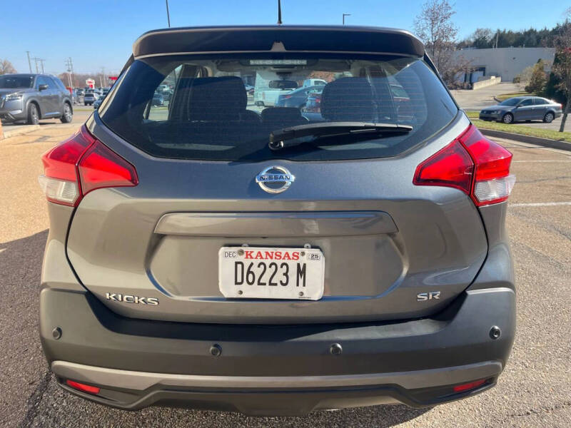 2020 Nissan Kicks SR