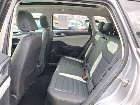 2025 Volkswagen Taos SEL 4Motion