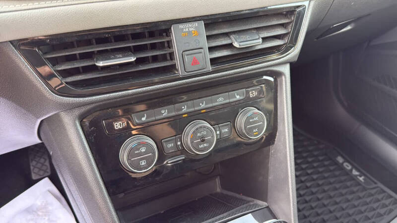 2024 Volkswagen Taos SE 4Motion