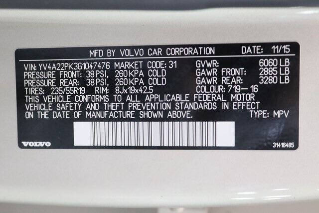 2016 Volvo XC90 T6 Momentum