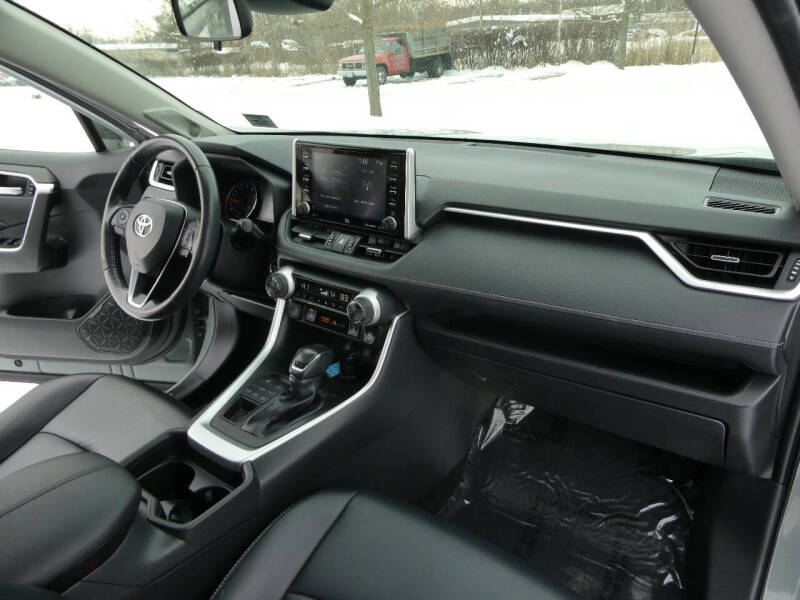 2020 Toyota RAV4 XLE Premium