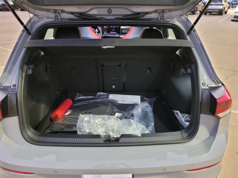 2025 Volkswagen Golf GTI SE