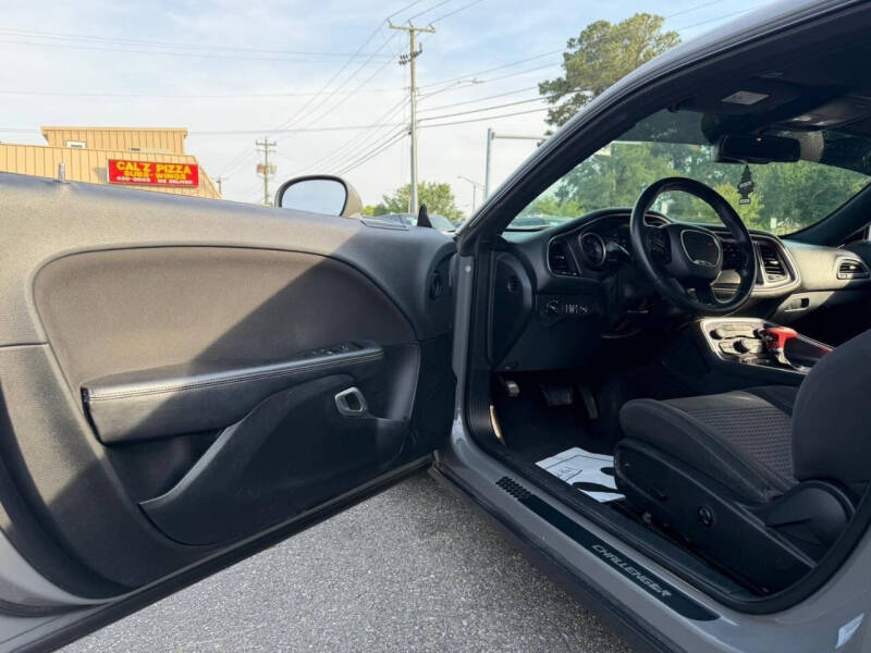 2017 Dodge Challenger SXT