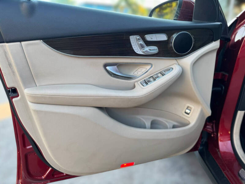 2021 Mercedes-Benz GLC GLC 300