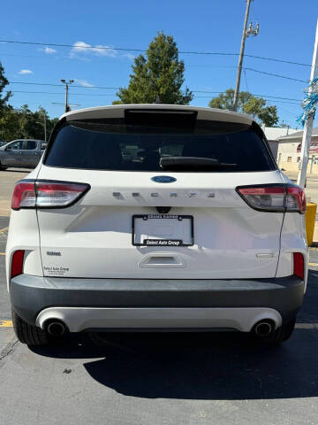 2020 Ford Escape SE
