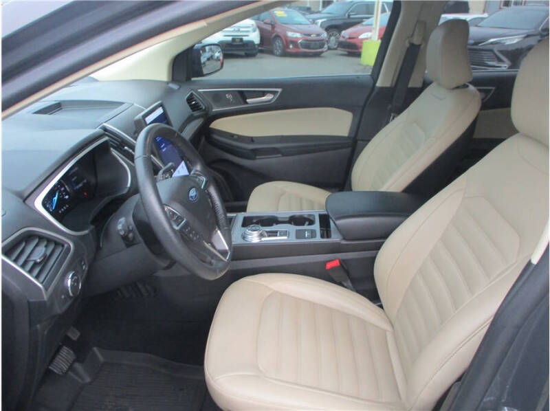 2021 Ford Edge