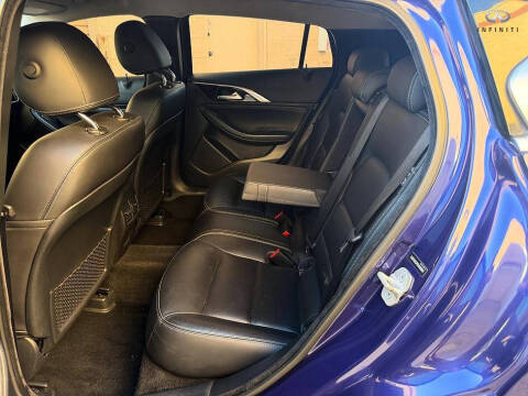 2017 Infiniti QX30
