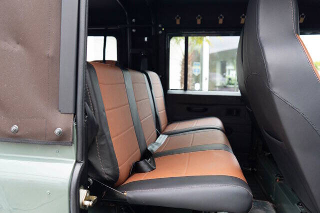 1990 Land Rover Defender 33
