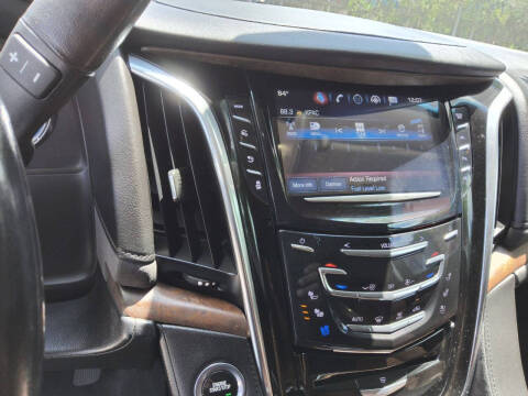 2017 Cadillac Escalade ESV Premium Luxury