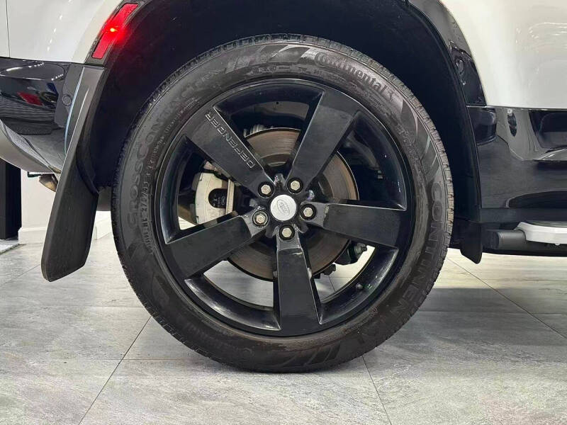 2023 Land Rover Defender 110 X-Dynamic SE