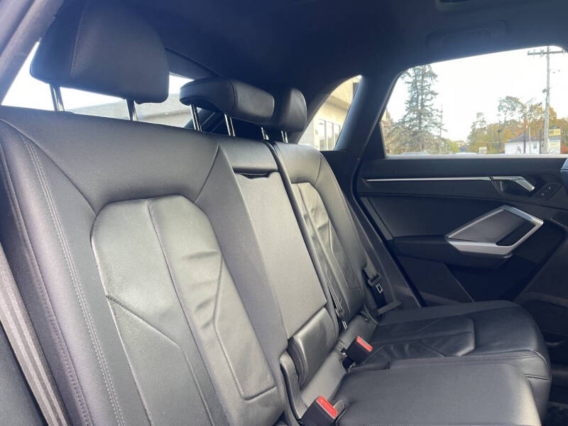 2022 Audi Q3 quattro S line Premium 45 TFSI