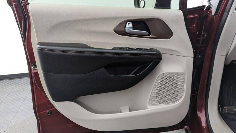 2017 Chrysler Pacifica Touring Plus