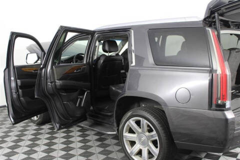 2016 Cadillac Escalade Luxury Collection