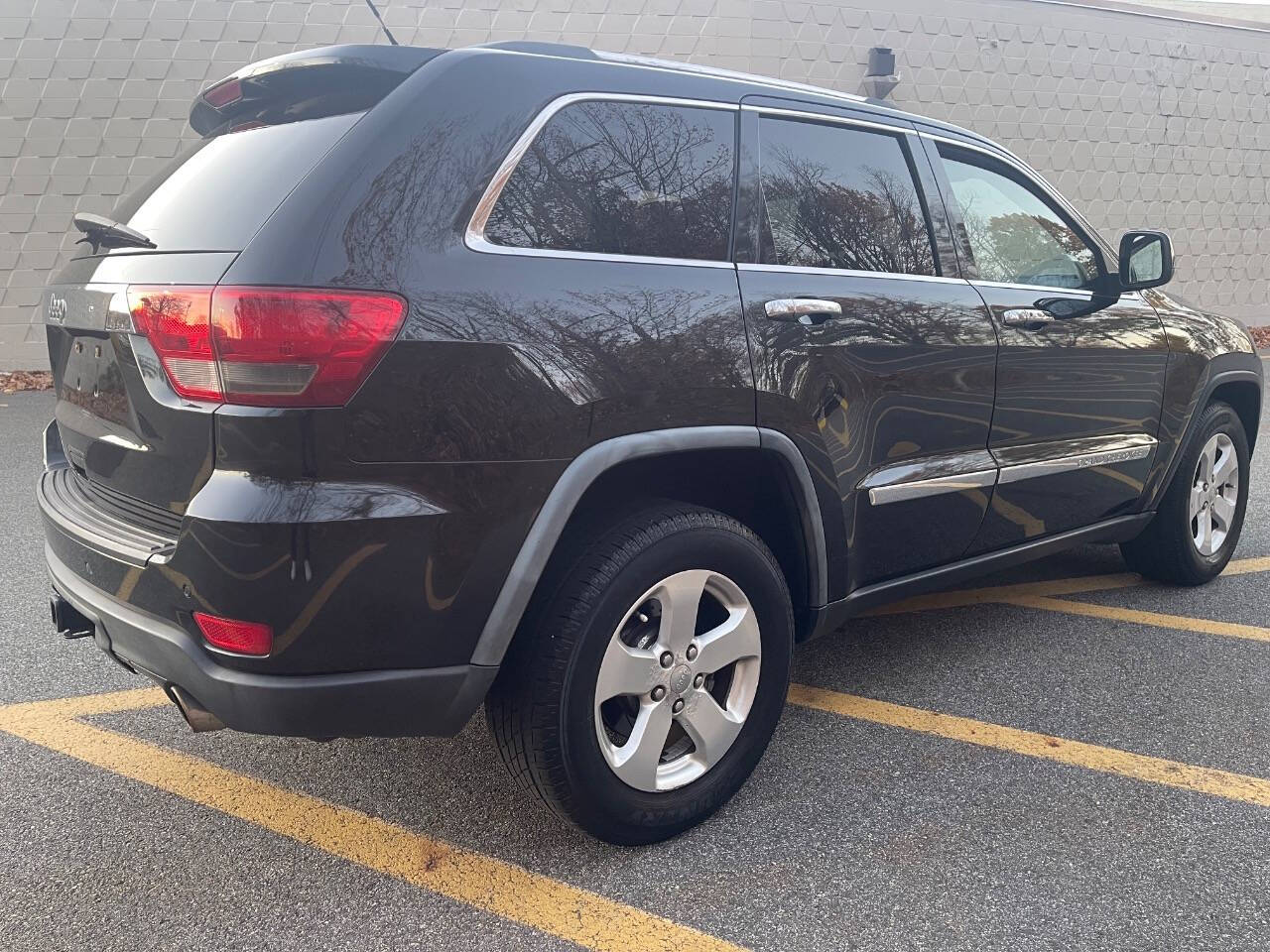 2011 Jeep Grand Cherokee for sale at M & P Auto Sales in Saddle Brook, NJ