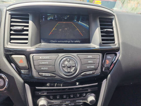 2019 Nissan Pathfinder S