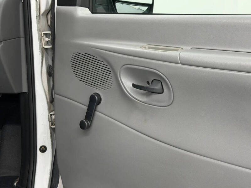 2003 Ford E-Series E-350 SD XL