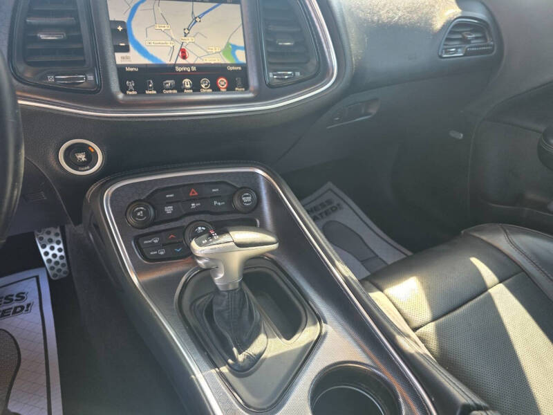 2016 Dodge Challenger SXT Plus