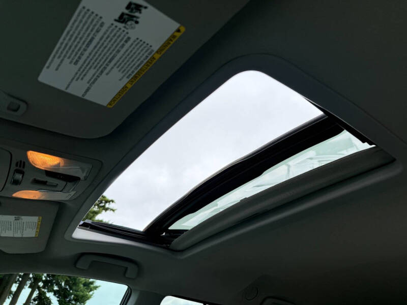 2016 Toyota Sienna XLE 8-Passenger